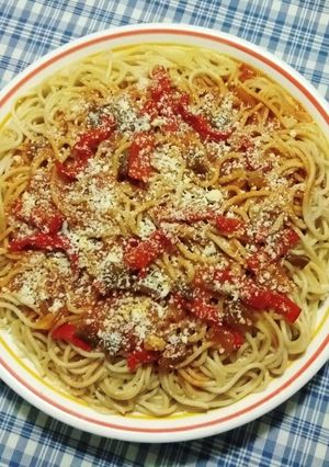 Φωτογραφία της συνταγής Ελαφρώς Spicy Spaghetti με σάλτσα και κόκκινη πιπεριά