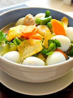 Foto resep Sup ayam telur puyuh.. segar dan praktis