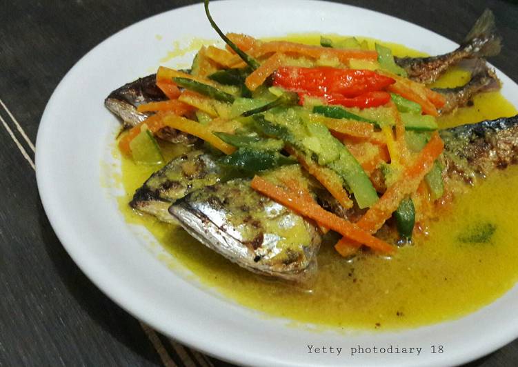 Resep Ikan Bumbu Acar Kuning Lezat