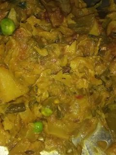 মাছের মাথা দিয়ে বাঁধাকপি (macher matha diye badhakopi recipe in Bengali) রেসিপির প্রধান ছবি