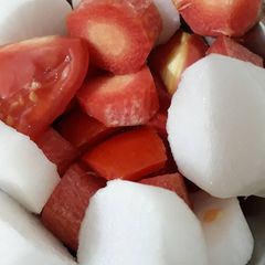 A picture of Mooli,Gajar,Tamater Salad.