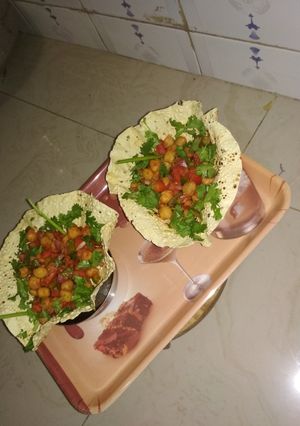 પાપડ કટોરી સલાડ (Papad Katori Salad Recipe in Gujarati) રેસીપી મુખ્ય ફોટો