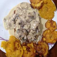 Foto principal de Sándwich de pollo 🍗 en salsa de champiñones 🍄