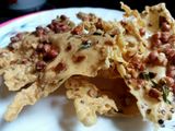 Kerupuk kacang peyek