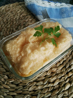 Una foto de Soufflé de merluza y gambas