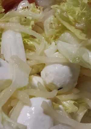 Foto principal de Ensalada rápida de escarola y queso