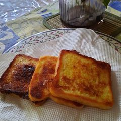 A picture of Milky French toast.