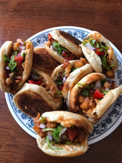સ્ટફડ કુલચા(Stuff Kulcha Recipe In Gujarati) રેસીપી મુખ્ય ફોટો