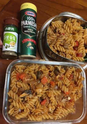 鮪魚蕃茄磨菇螺旋麵 的食譜成品照片