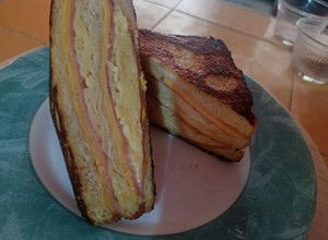 Una foto de Rico sándwich Montecristo y mayonesa casera