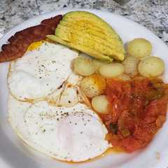 Una foto de Huevitos rancheros 🤤