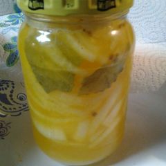 A picture of Pickled onions.