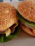 Σπιτικά cheeseburger