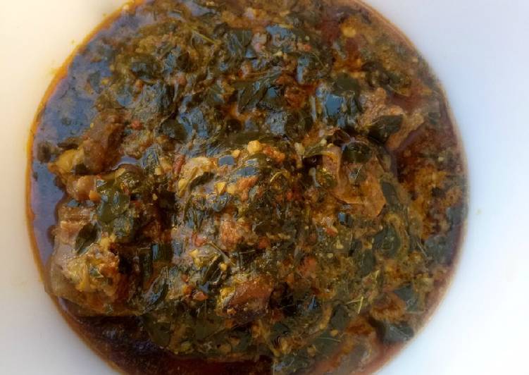 Spicy vegetable soup with zogale and groundnut
