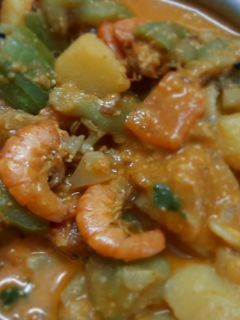আলু ঝিঙে পোস্ত (Aloo Jhinge Posto Recipe in Bengali) রেসিপির প্রধান ছবি