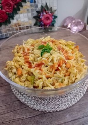 A picture of Chicken veggies macroni.