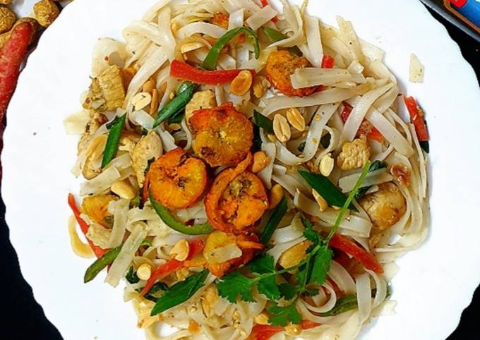 Pad thai noodles