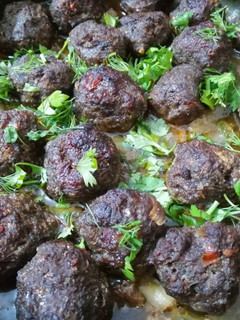 صورة لوصفة كرات اللحم المفروم بطعم السجق البيتي على طريقتي 😋👌