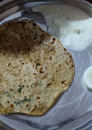 A picture of Kohlrabi paratha.