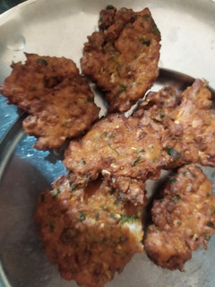 गोभी के पकौड़े (Gobhi ke pakode recipe in Hindi) रेसिपी मुख्य फोटो