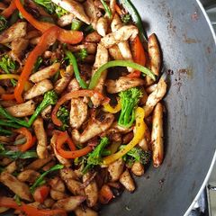 A picture of Chicken and Veggie Stir Fry.