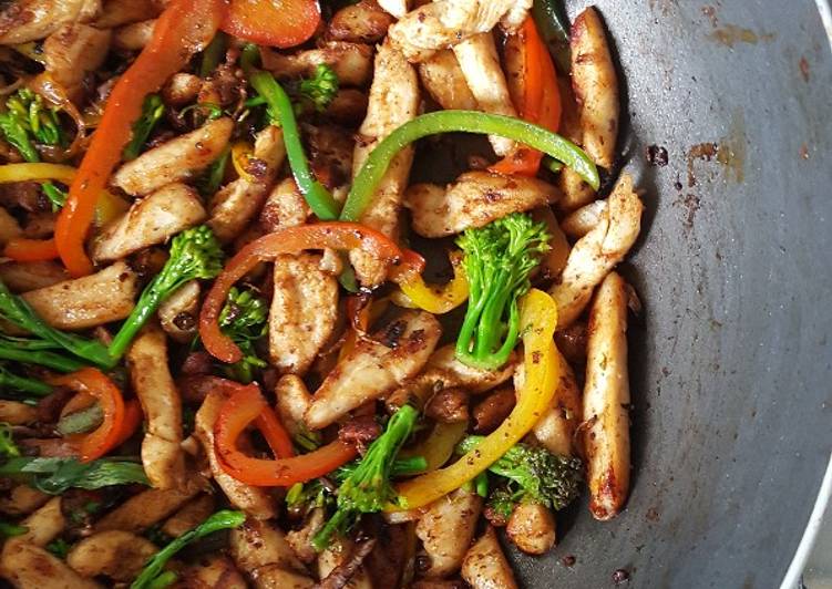 Steps to Prepare Quick Chicken and Veggie Stir Fry