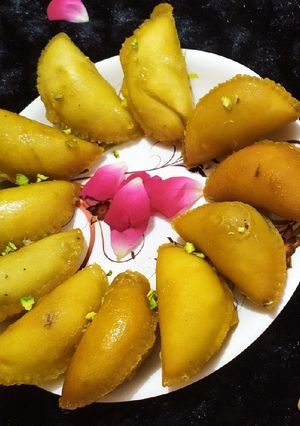 करंजी (karanji recipe in hindi) रेसिपी मुख्य फोटो