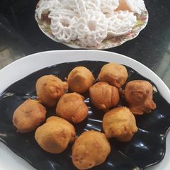 Aloo bada A picture of Aloo bada.