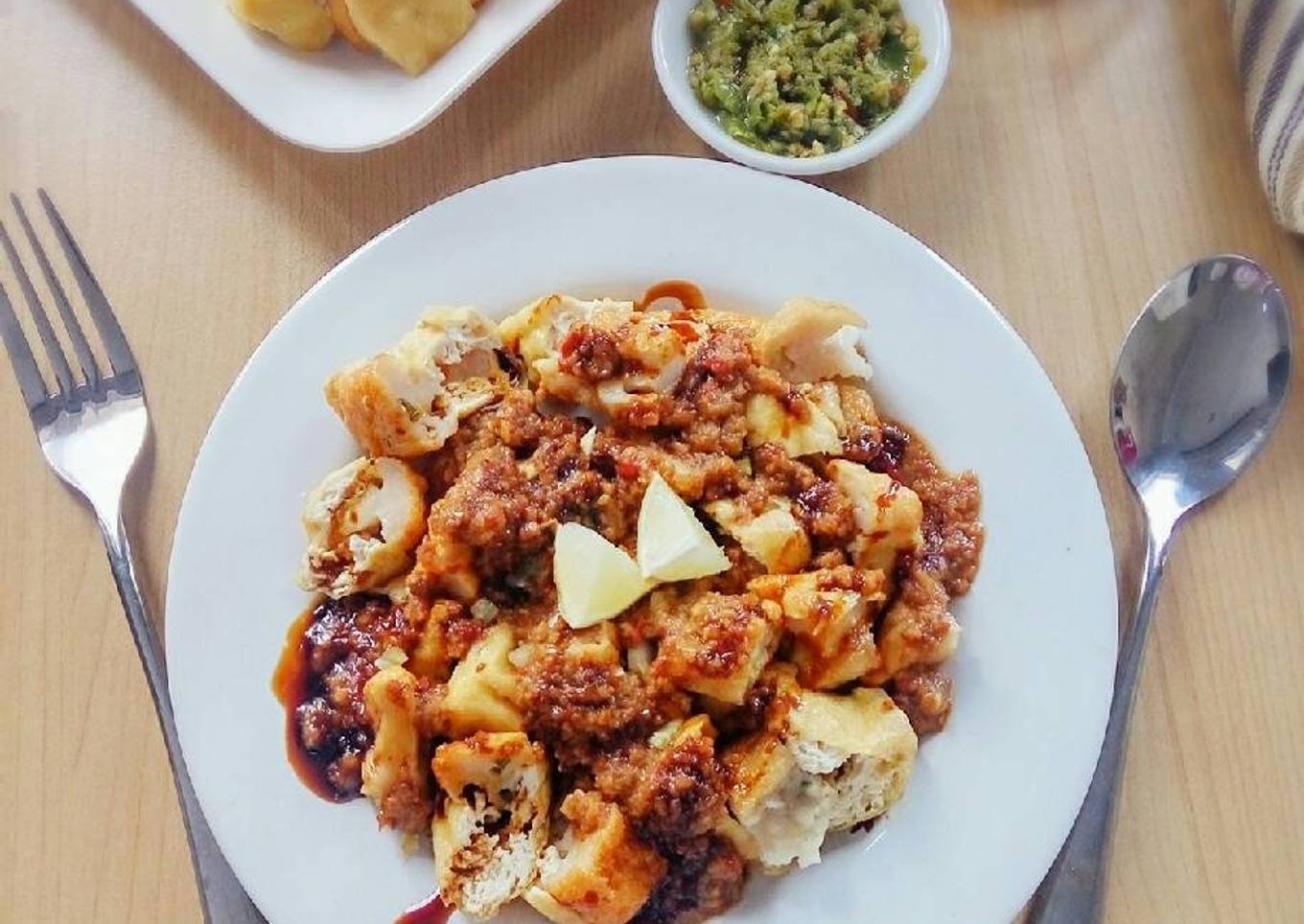 Batagor (baso tahu goreng)