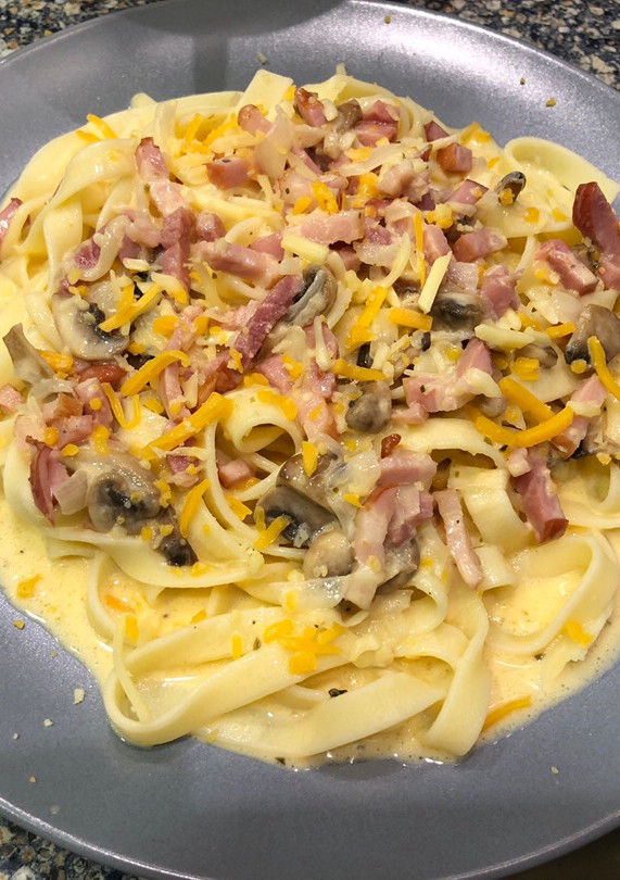 Una foto de Tagliatella a la carbonara