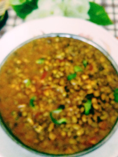 મસાલા મગ (Masala Moong Recipe In Gujarati) રેસીપી મુખ્ય ફોટો