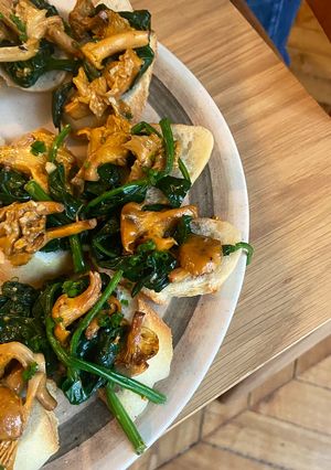 A picture of Mushroom & Spinach Baguette.