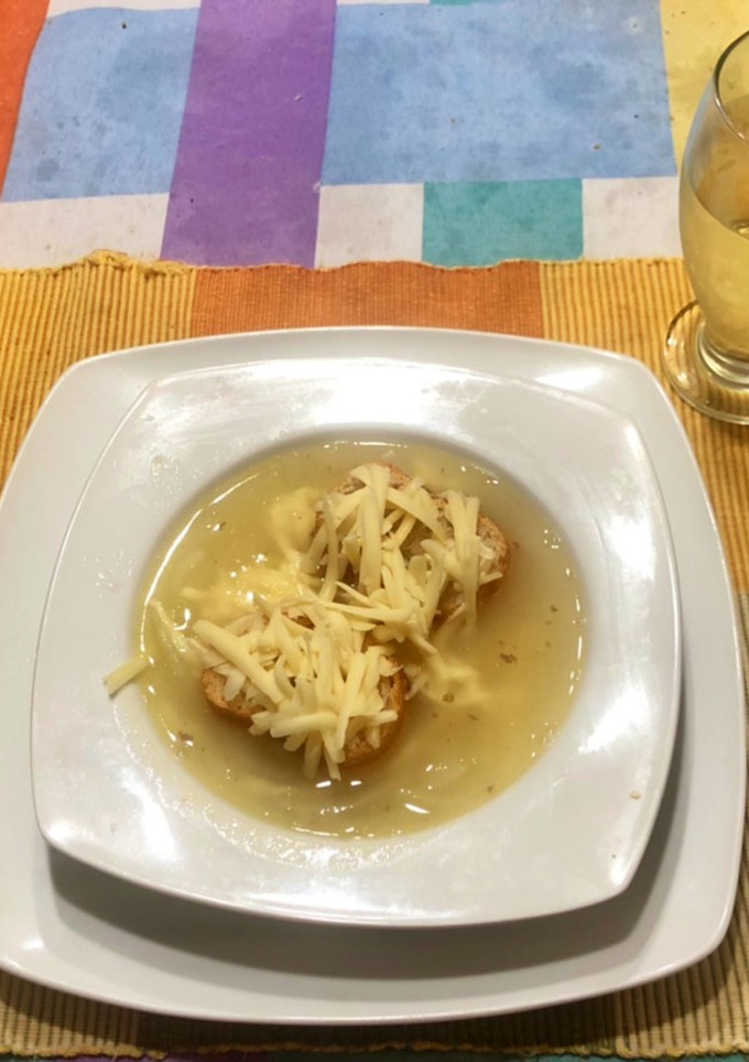 Una foto de Sopa de cebolla