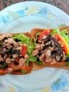 Una foto de Tostas con atún