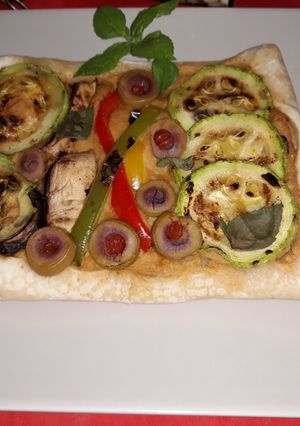 O poză a rețetei Pizza cu humus.