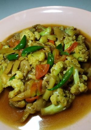 Foto resep Tumis jamur dan bungak kol organik