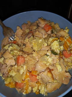 A picture of Yum yum chicken & spicy fried rice.