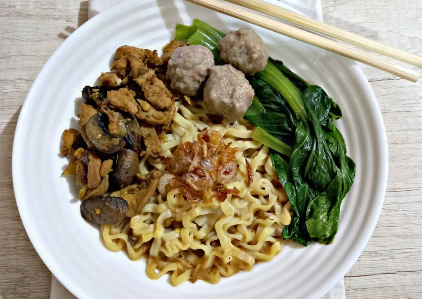 Mie Ayam Jamur dan Bakso