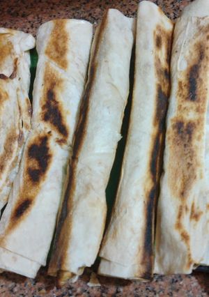 A picture of Chicken Shawarma Sandwiches.