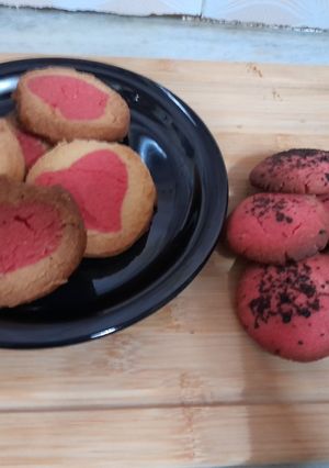 A picture of Vanilla heart cookies❤.
