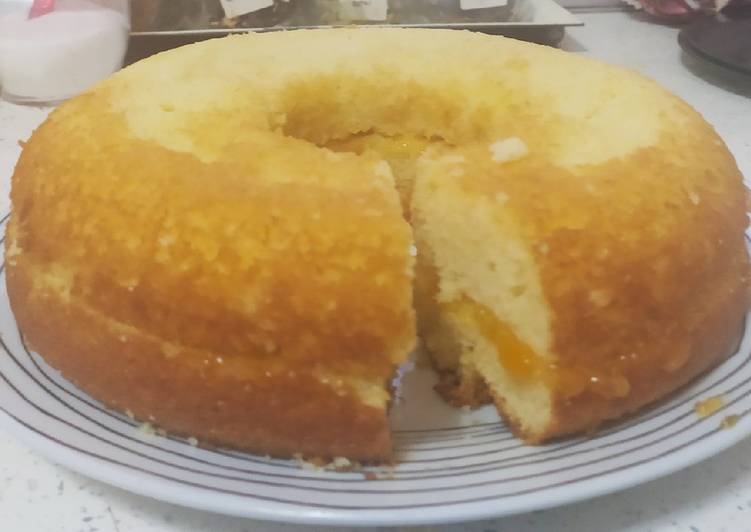 Queque de Yogur relleno de mermelada. Canario Solé