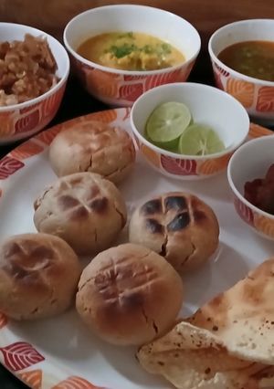 दालबाटी चुरमा (Dal Bati Churma) रेसिपी मुख्य फोटो