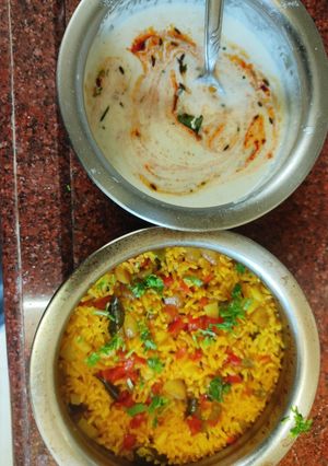 A picture of Khari Bhaat.