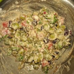 A picture of Roasted green chana salad.