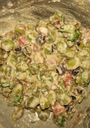 A picture of Roasted green chana salad.