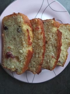 A picture of Banana and berries loaf.