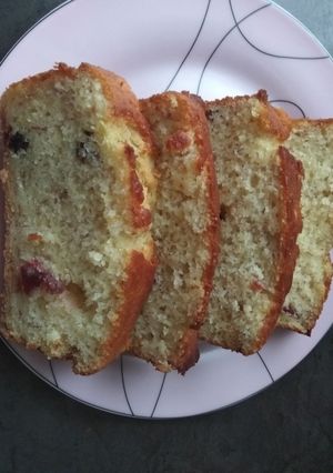 A picture of Banana and berries loaf.