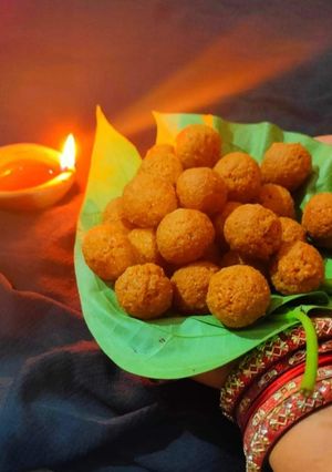 নারকেলের নাড়ু (Narkle naru recipe in Bengali) রেসিপির প্রধান ছবি