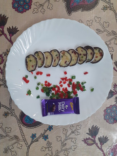 चोको टूटी फ्रूटी रोल (choco tutti frutti roll recipe in Hindi) रेसिपी मुख्य फोटो
