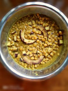 নারিকেল দিয়ে ছোলার ডাল (Narikel diye cholar dal recipe in bengal রেসিপির প্রধান ছবি